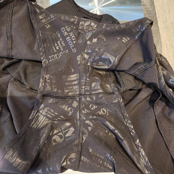 Lululemon Hotty Hot Short II *2.5" Manifesto - Picture 5 of 10